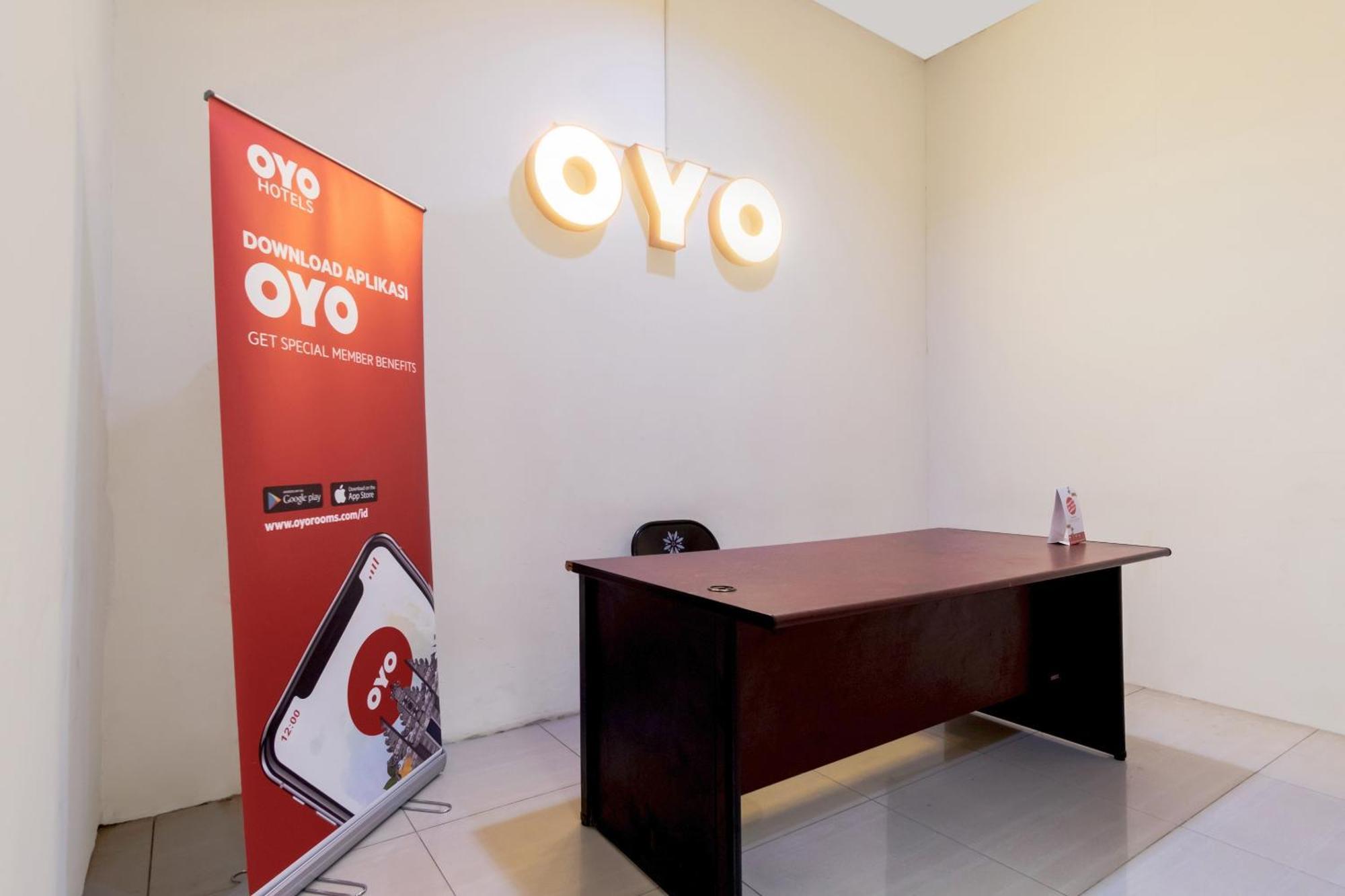 Oyo 622 Bakti Homestay Medan Exterior photo
