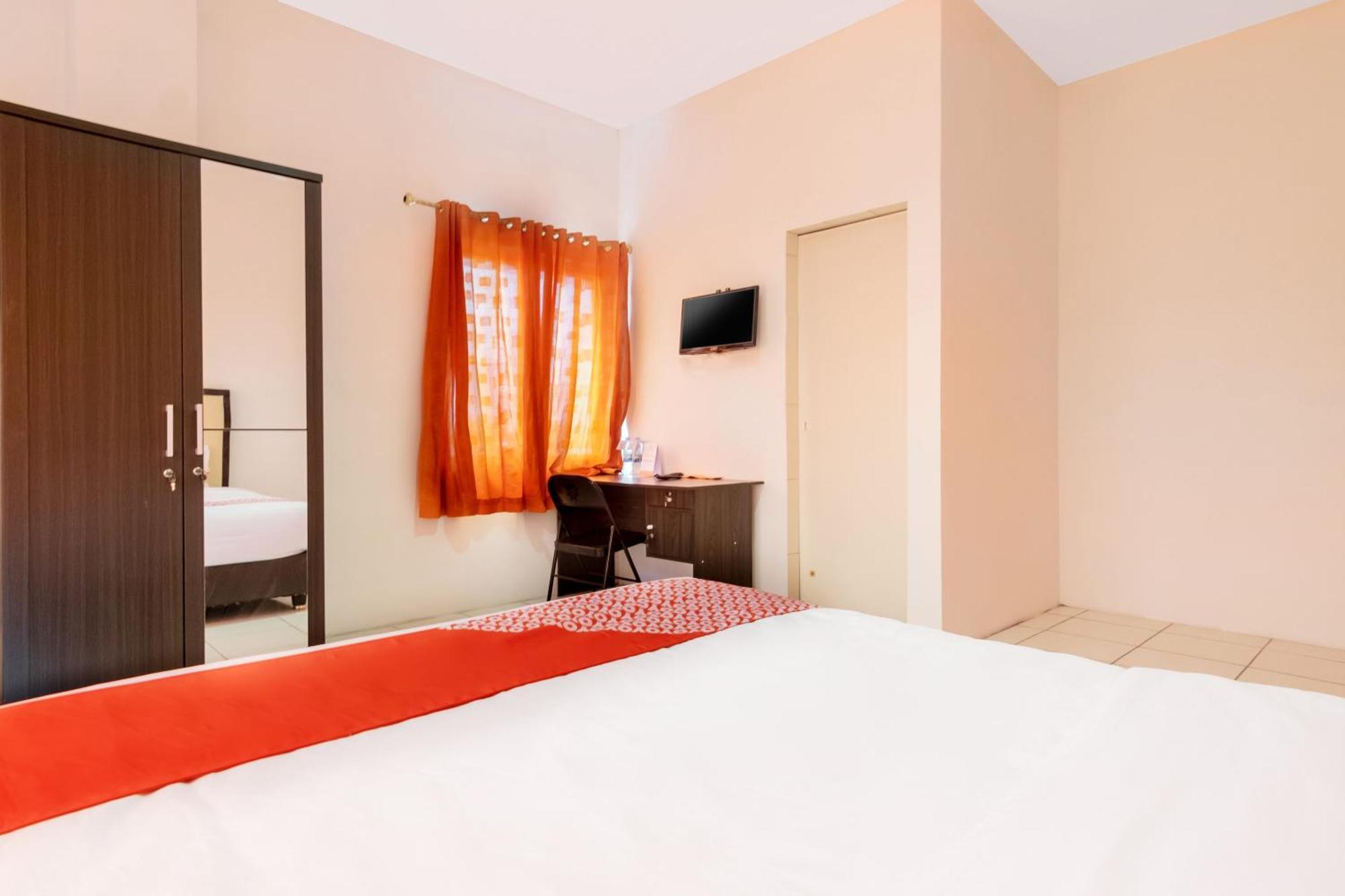 Oyo 622 Bakti Homestay Medan Exterior photo