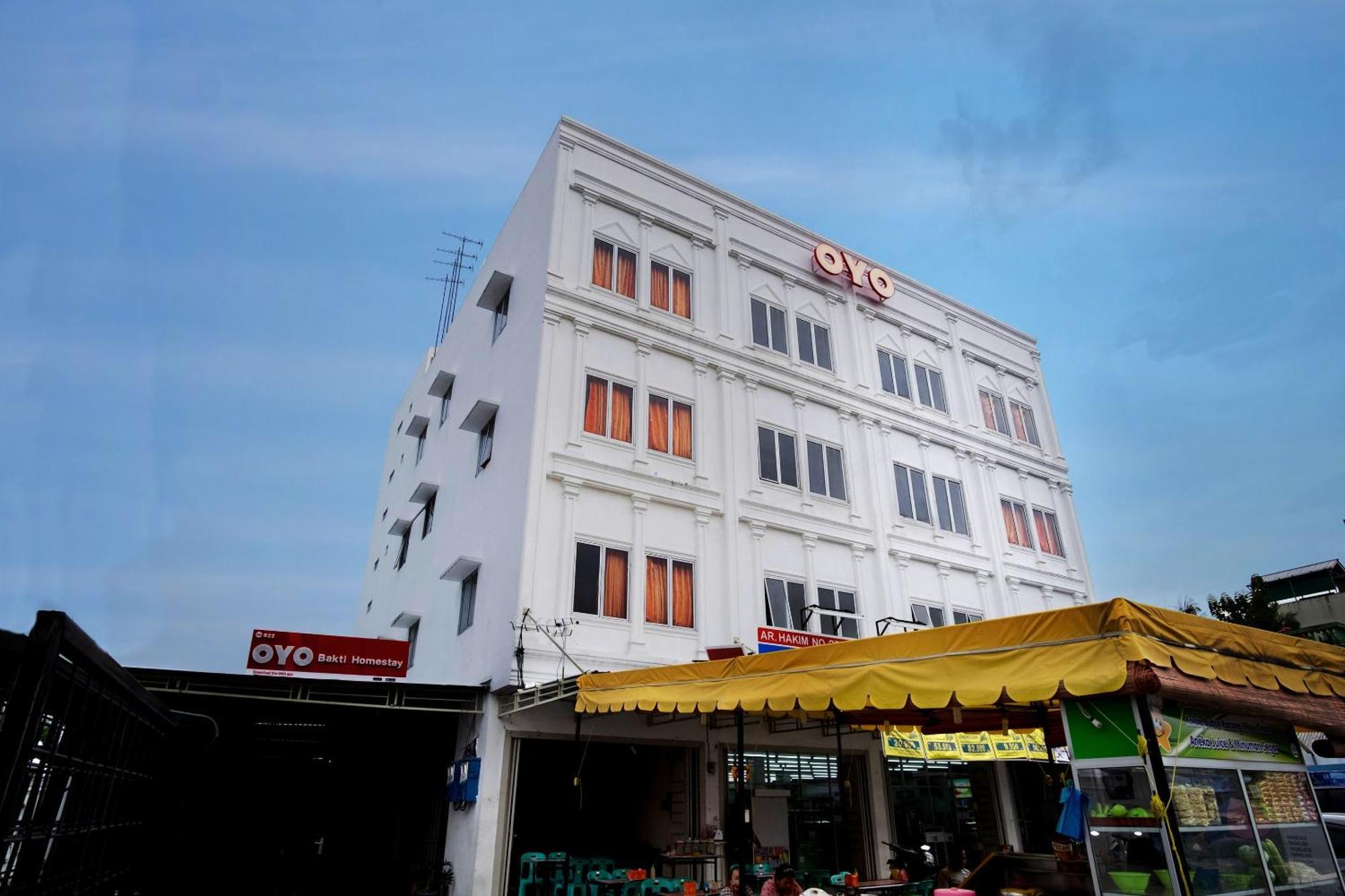Oyo 622 Bakti Homestay Medan Exterior photo