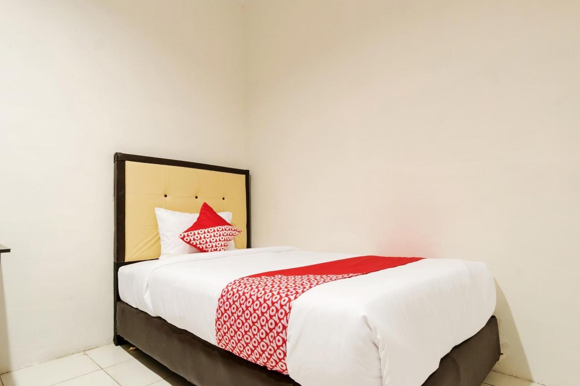 Oyo 622 Bakti Homestay Medan Exterior photo